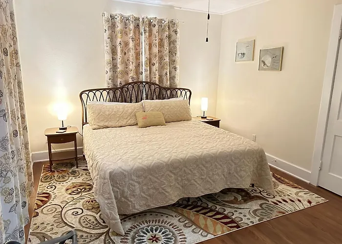 Calypso In East Hill Neighborhood ! * Pensacola