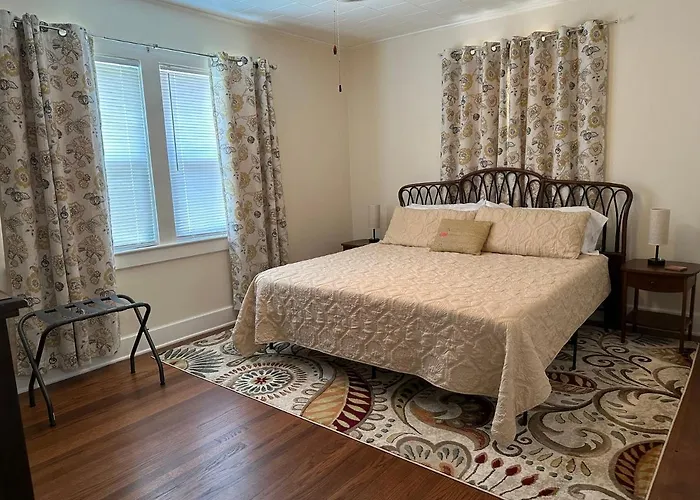 Holiday home Calypso In East Hill Neighborhood !